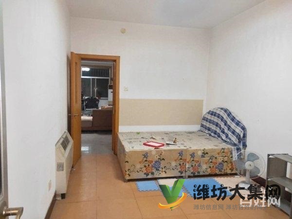 一實(shí)小近佳樂(lè)家 城市經(jīng)典旁 帶車(chē)庫(kù)有地下室 家具家