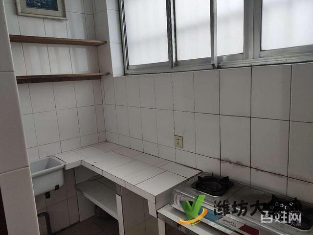 城北供銷(xiāo)社家屬院精裝1樓帶院帶家具低.價(jià)出租