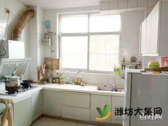 秋實(shí)小區(qū) 精裝 好樓層 適合老年人居住 帶車庫僅售