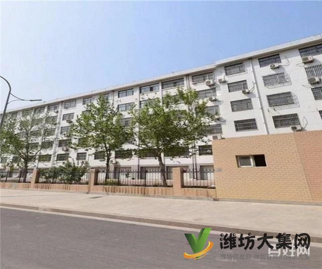 秋實(shí)小區(qū) 精裝 好樓層 適合老年人居住 帶車庫僅售