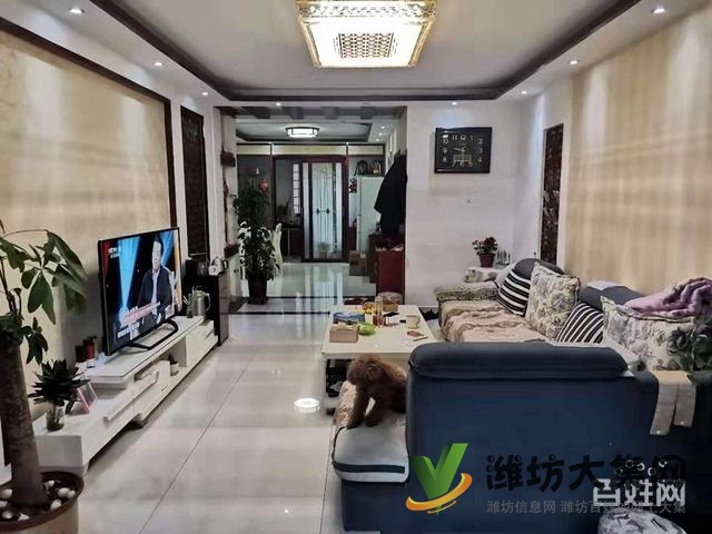 一樓帶院 145平魯豐錦繡花園 精裝 三室兩廳兩衛(wèi)