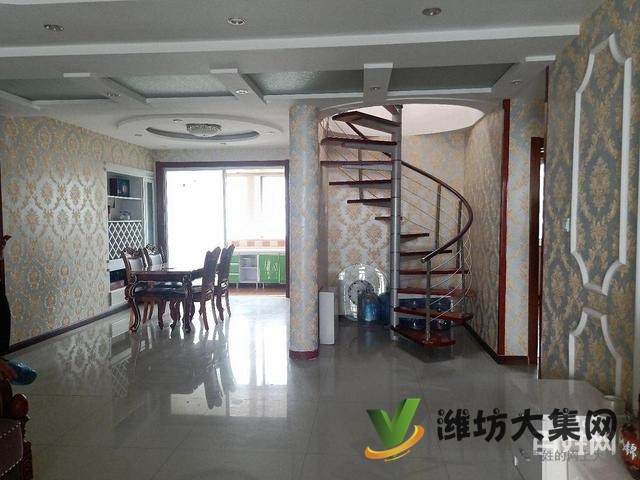 市北區(qū)好房 頂層復(fù)式 230平 六室四廳三衛(wèi)精裝未