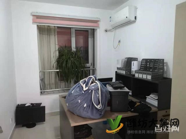 港苑新空間2室簡裝家具齊全1.1萬/年