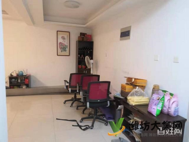 港苑新空間2室簡裝家具齊全1.1萬/年