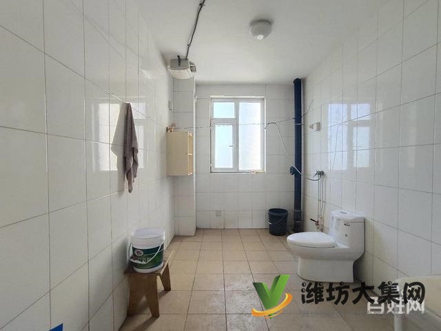 東方太陽(yáng)城電梯房大H戶(hù)型150平120萬(wàn)車(chē)位10萬(wàn)