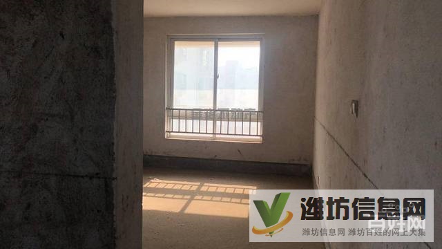 巴龍國際北區(qū)多層5樓160平帶車庫南北通透75萬