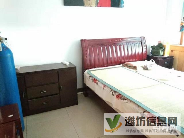 低樓層99平三室兩廳精裝 百匯市場(chǎng)近房主急售看房方便