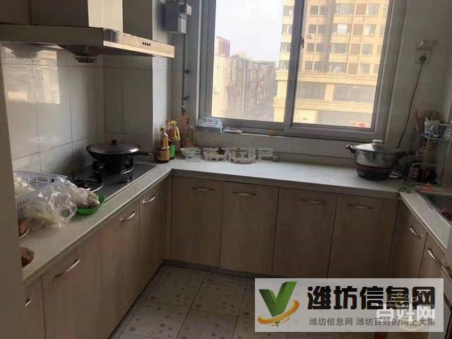 銀豐新都精裝修小三室6樓116平帶儲(chǔ)藏室僅售77萬(wàn)