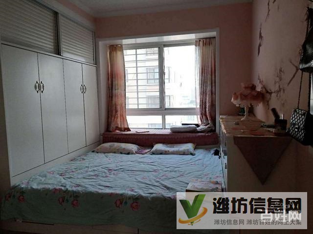 泰華近東方明珠 三室一廳精裝修拎包入住