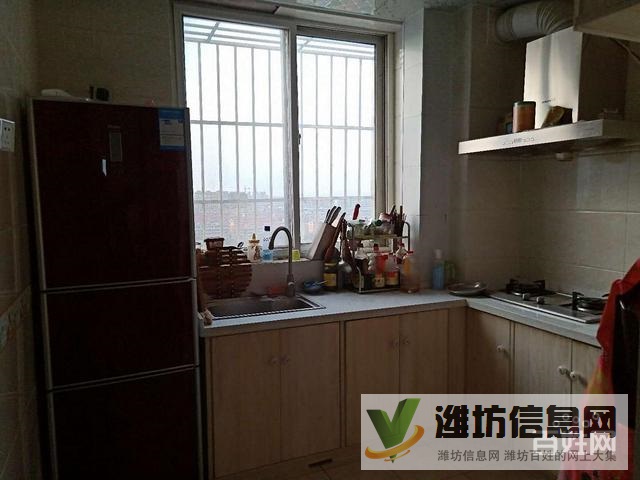 泰華近東方明珠 三室一廳精裝修拎包入住