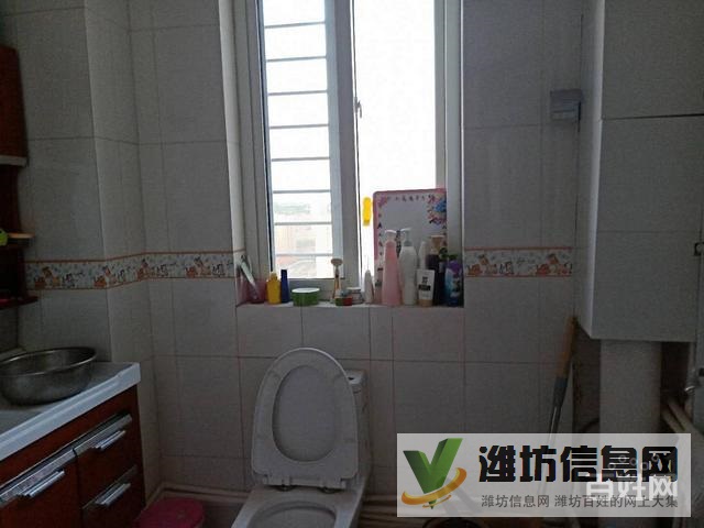 泰華近東方明珠 三室一廳精裝修拎包入住