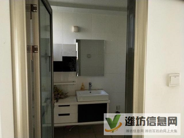 新城明珠多層三樓三室118平 帶車(chē)庫(kù) 前后陽(yáng)臺(tái)93