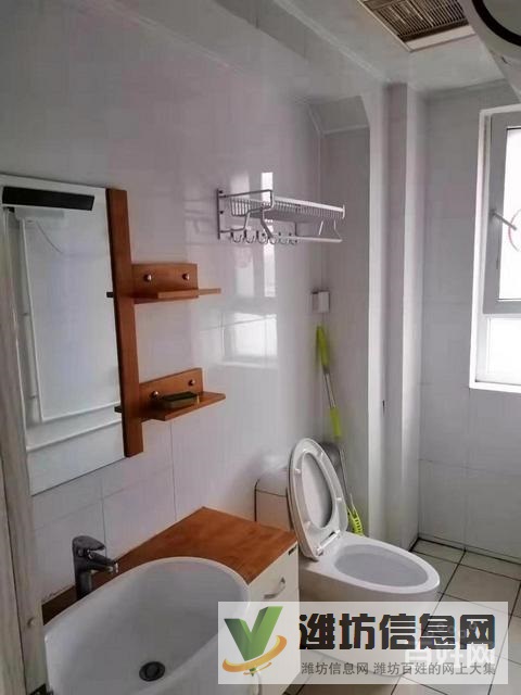 大華中央城豪華裝修3室?guī)У叵麓筌噹旒揖呒译婟R全三塊空調(diào)