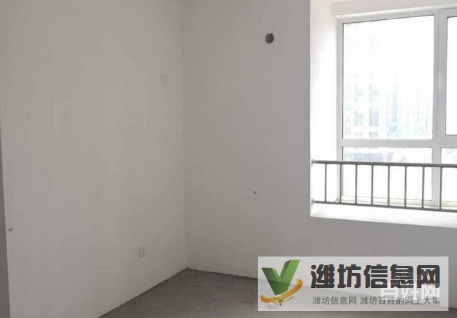 濰縣中路榮府小區(qū) 143平 客廳朝陽(yáng)三室朝陽(yáng) 毛坯