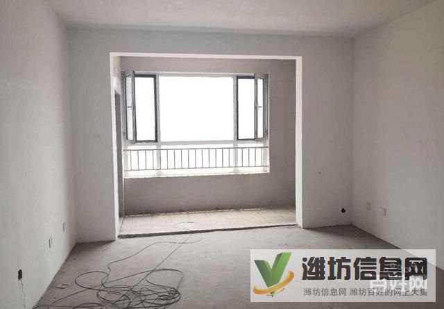 濰縣中路榮府小區(qū) 143平 客廳朝陽(yáng)三室朝陽(yáng) 毛坯