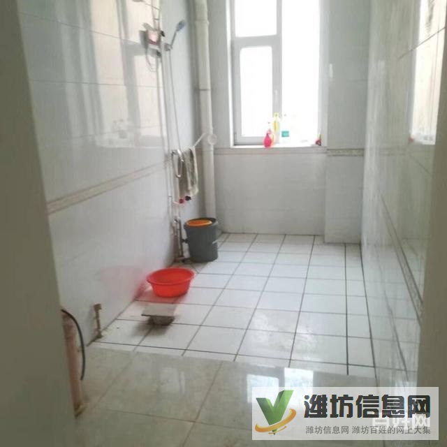 盛華城一樓帶院電梯房