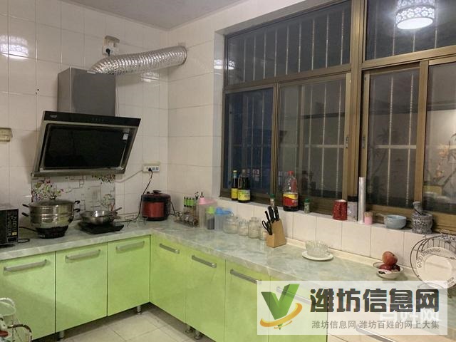 秋實(shí)小區(qū) 帶朝陽(yáng)車(chē)庫(kù) 精裝修 證全契稅沒(méi)滿(mǎn)2