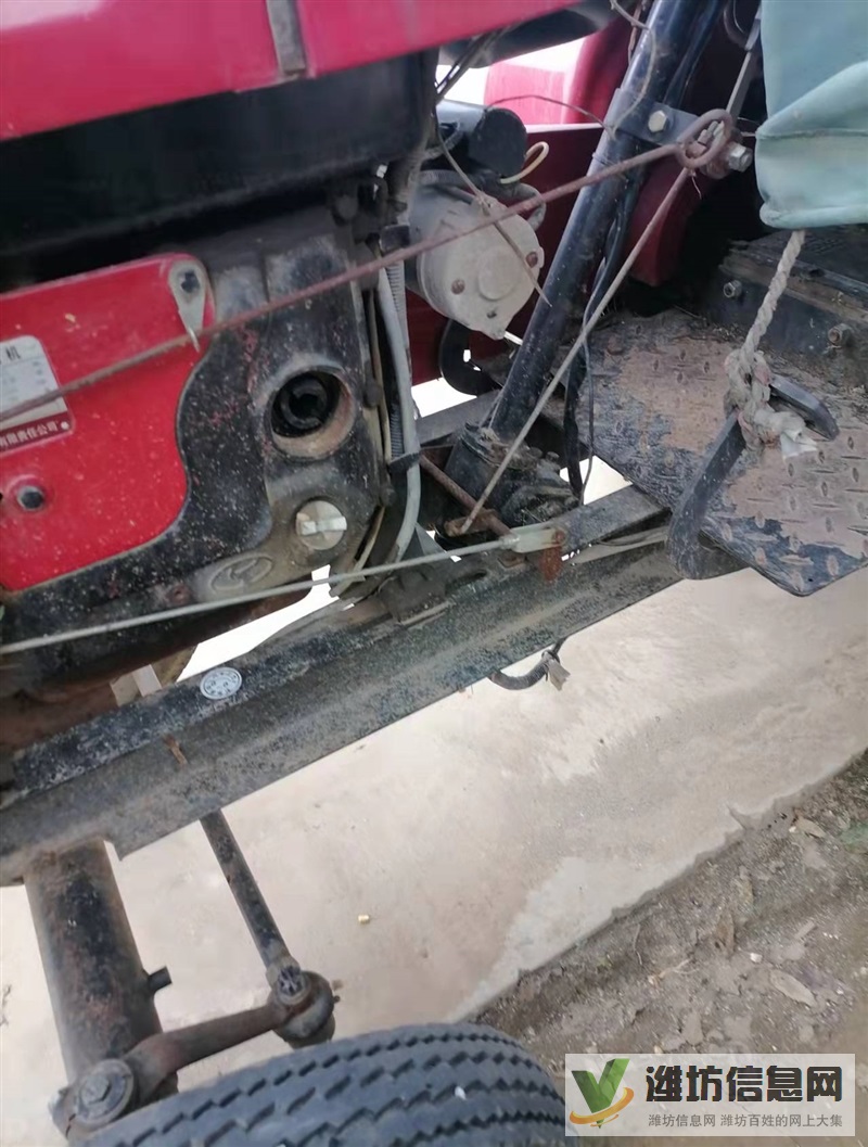 8成新的拖拉機帶水罐！